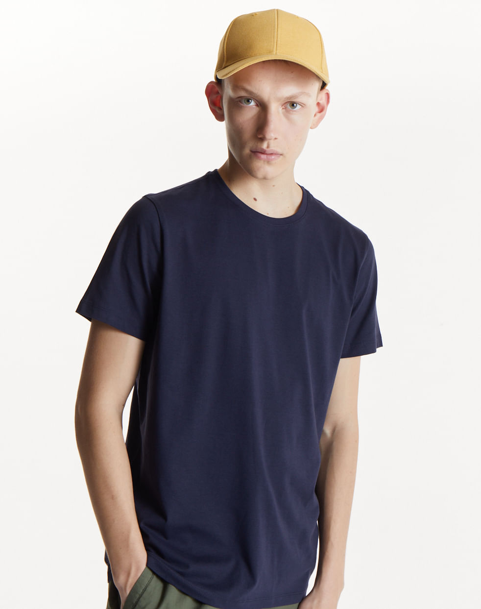 Remera básica 100% algodón AKAMU
