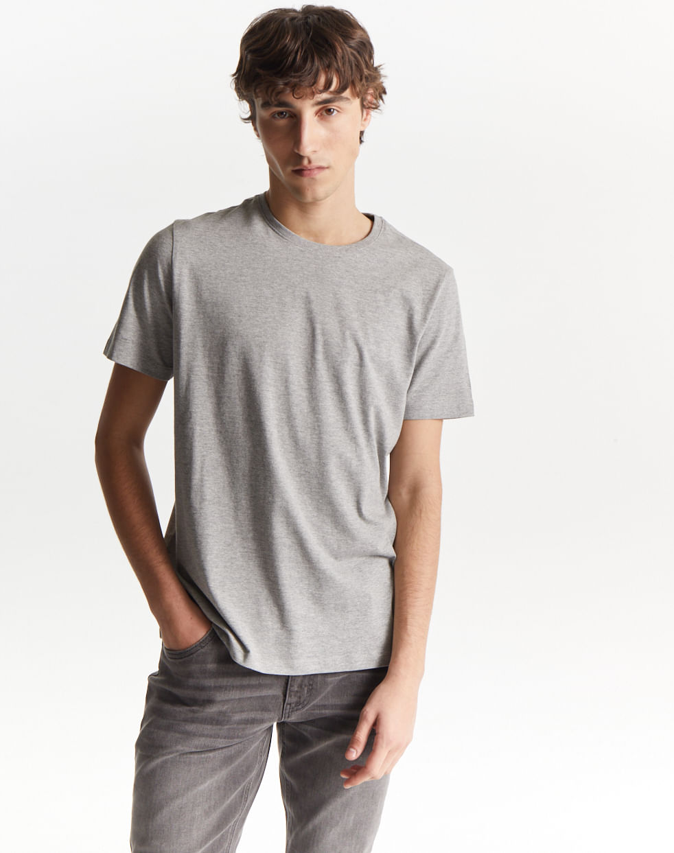 Remera básica 100% algodón AKAMU