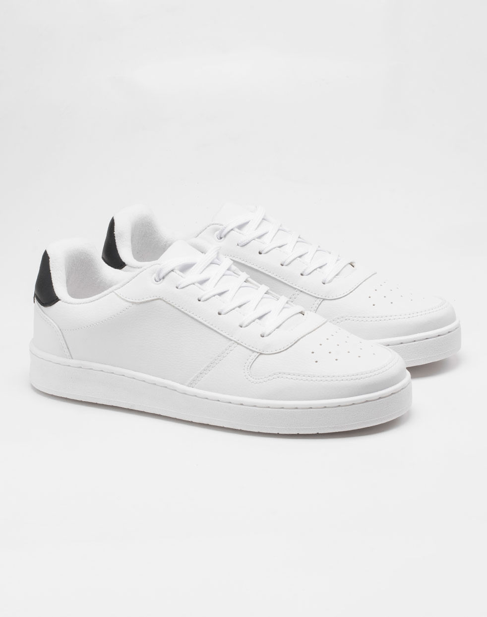 Zapatilla simil cuero Marín
