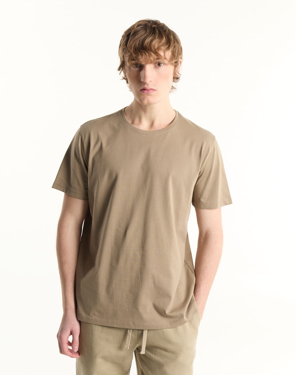 Remera básica 100% algodón AKAMU