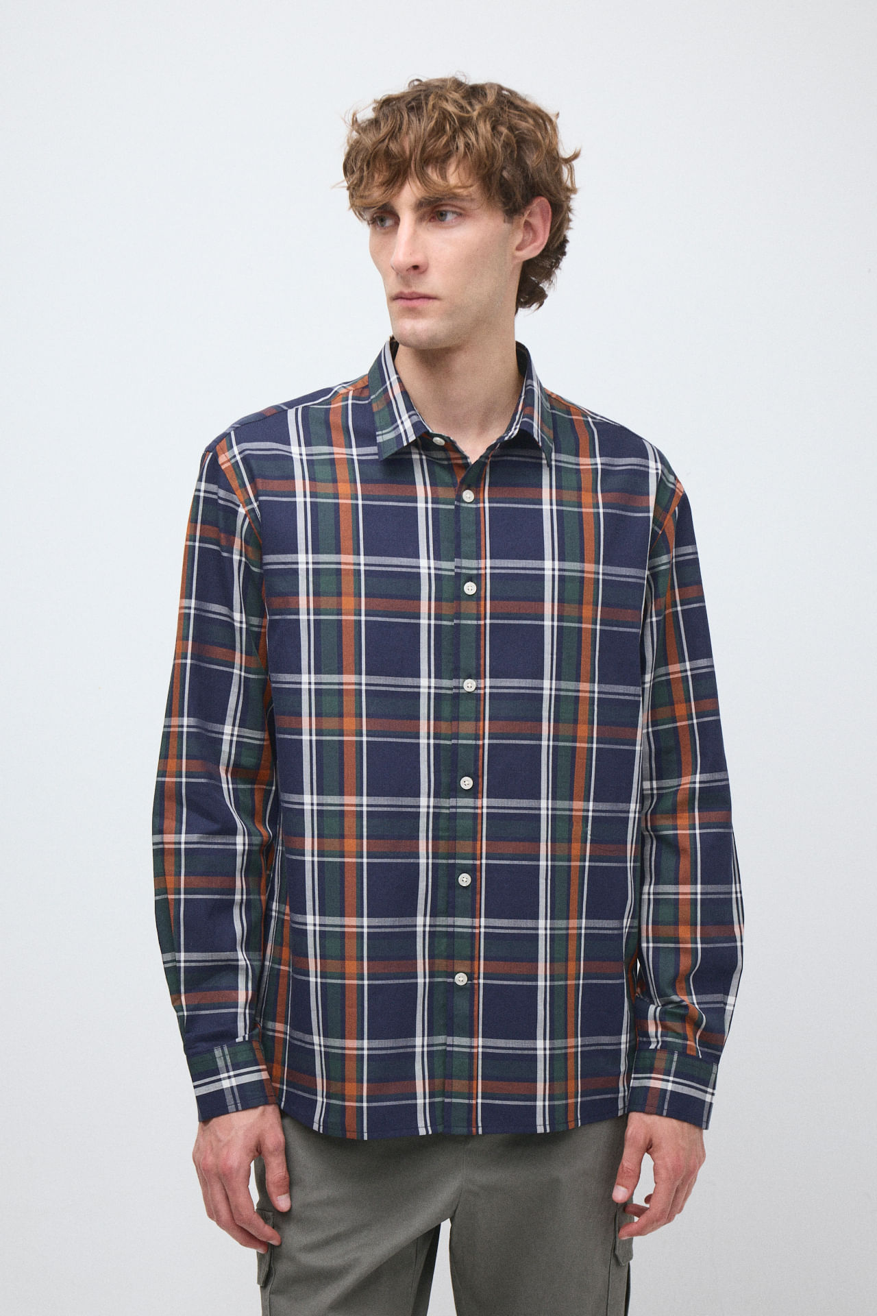 Camisa regular 100% algodón — imagen 2