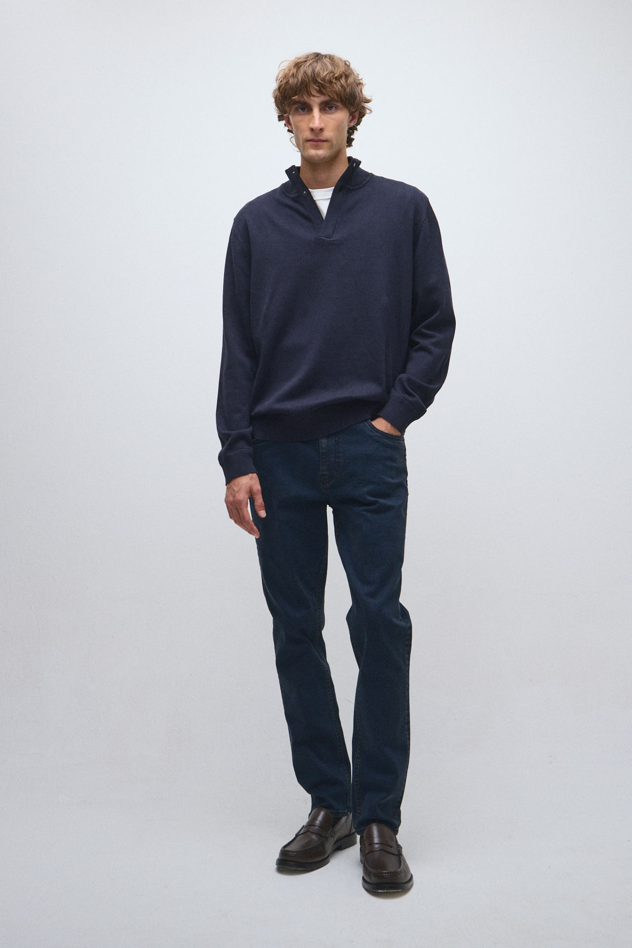 Sweater medio cierre liso
