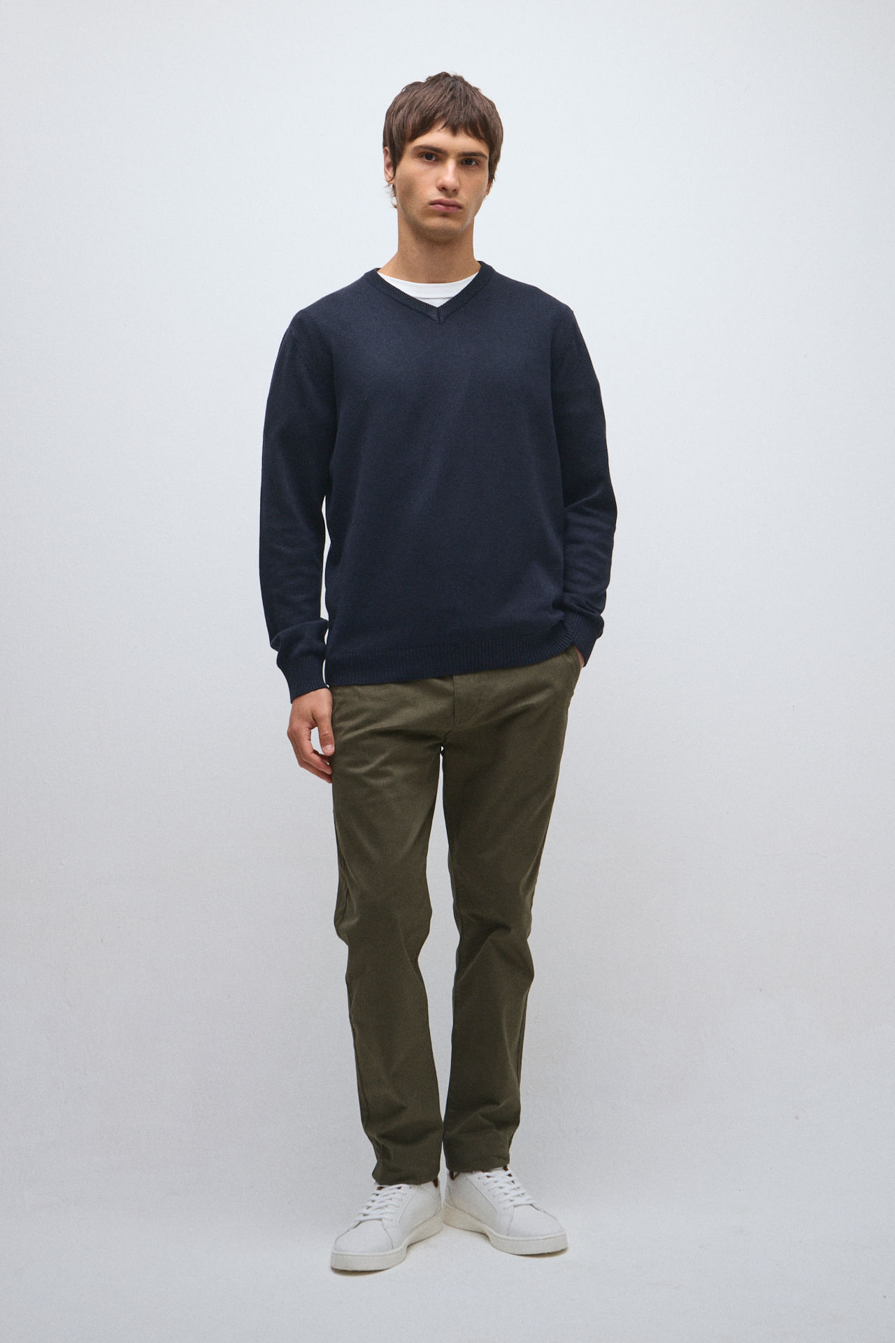 Sweater cuello V liso
