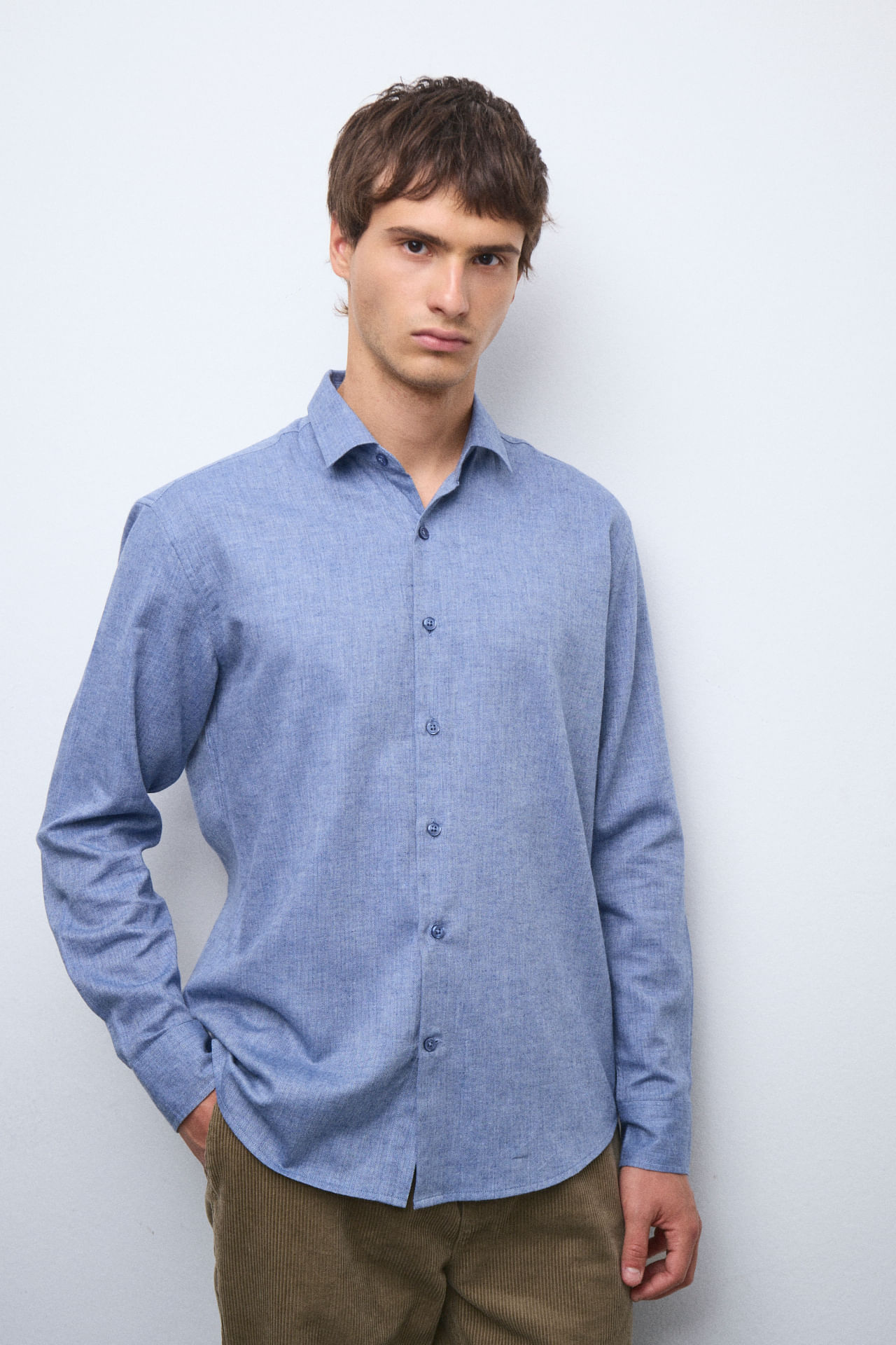 Camisa regular 100% algodón — imagen 2