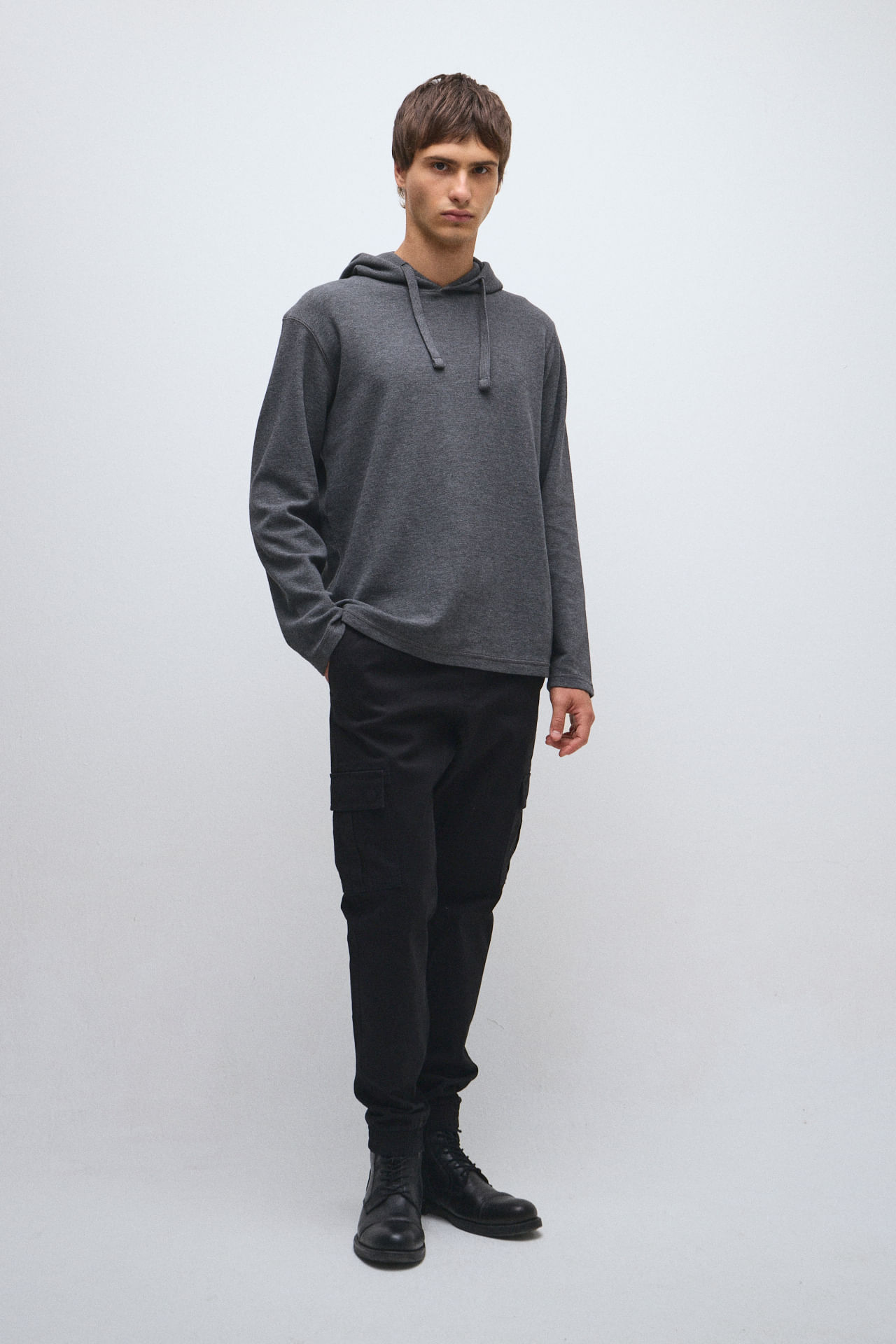 Remera tramada con capucha